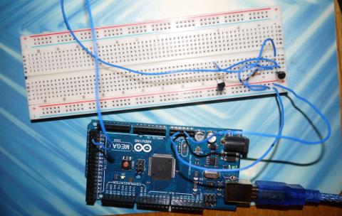 Микроконтроллерная плата Arduino и сенсор DS18B20